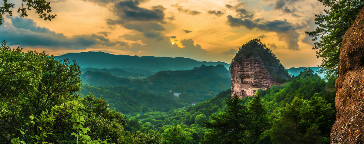 麦积山_3.jpg 麦积山_3.jpg